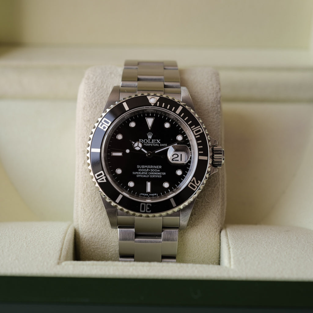 ロレックス/サブマリーナデイト16610/V番/2009年/ルーレット刻印/保証書付き/ROLEX SUBMARINER DATE Ref.16610 2009 with Paper, Box