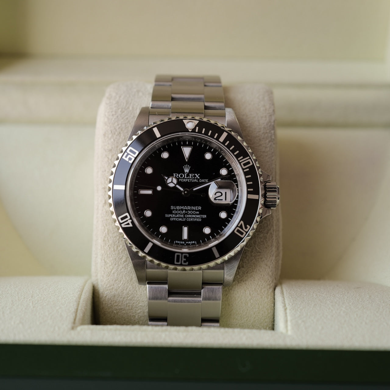 ロレックス/サブマリーナデイト16610/V番/2009年/ルーレット刻印/保証書付き/ROLEX SUBMARINER DATE Ref.16610 2009 with Paper, Box