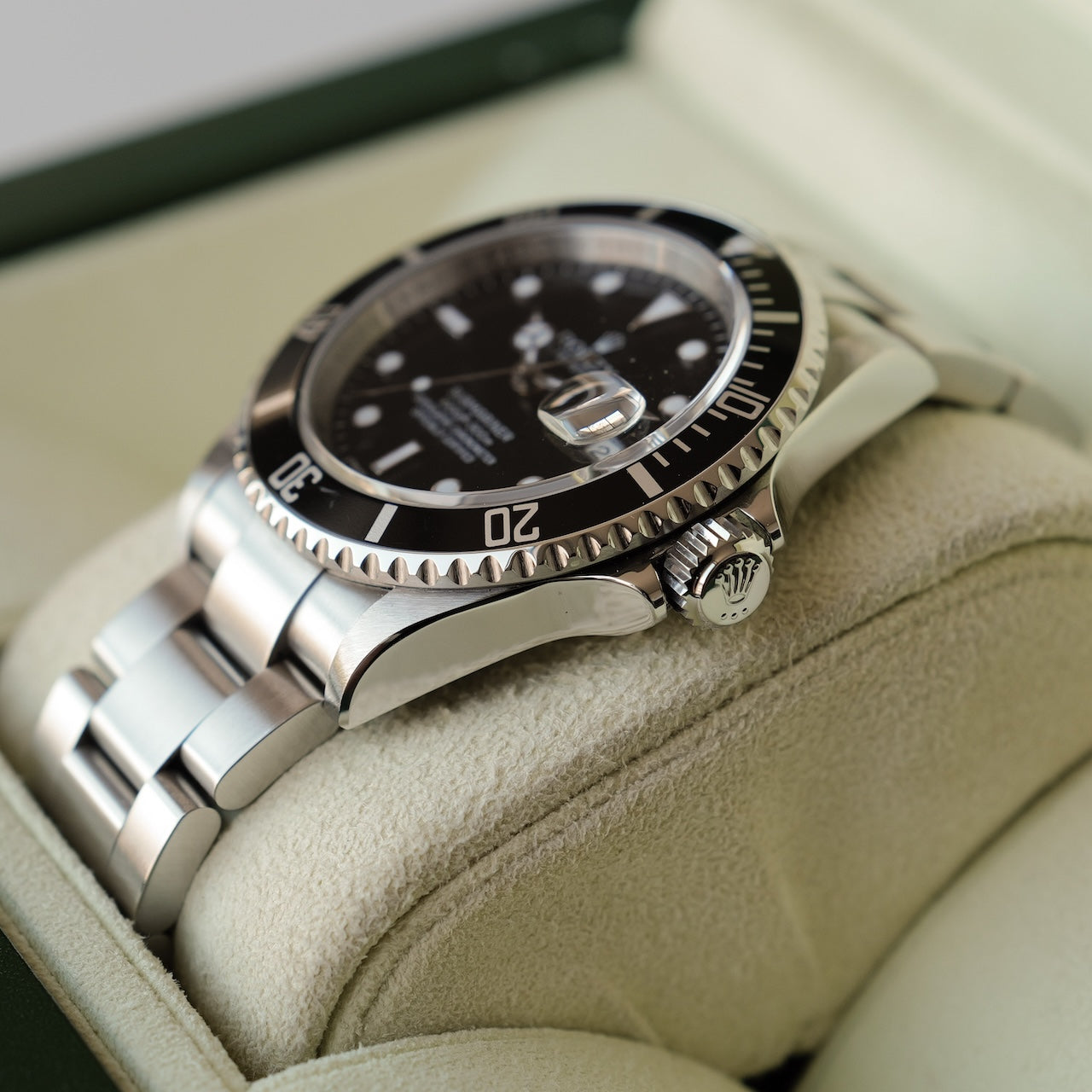 ロレックス/サブマリーナデイト16610/V番/2009年/ルーレット刻印/保証書付き/ROLEX SUBMARINER DATE Ref.16610 2009 with Paper, Box