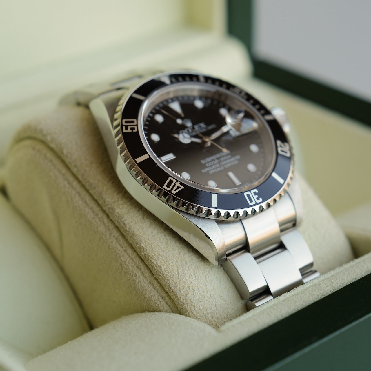 ロレックス/サブマリーナデイト16610/V番/2009年/ルーレット刻印/保証書付き/ROLEX SUBMARINER DATE Ref.16610 2009 with Paper, Box