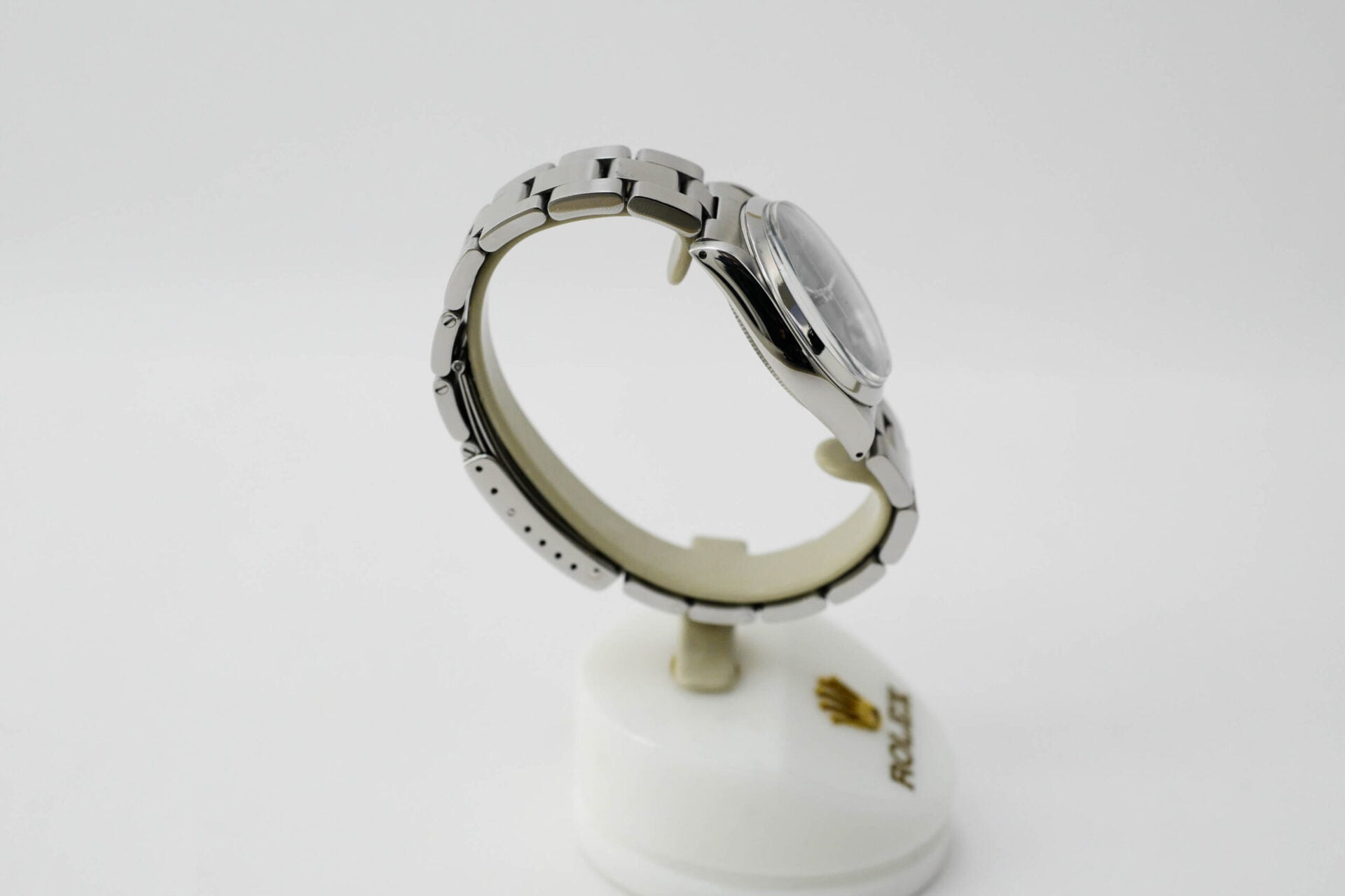 ROLEX Air-King Ref.5500 R black dial comes with Guarantee and box etc,