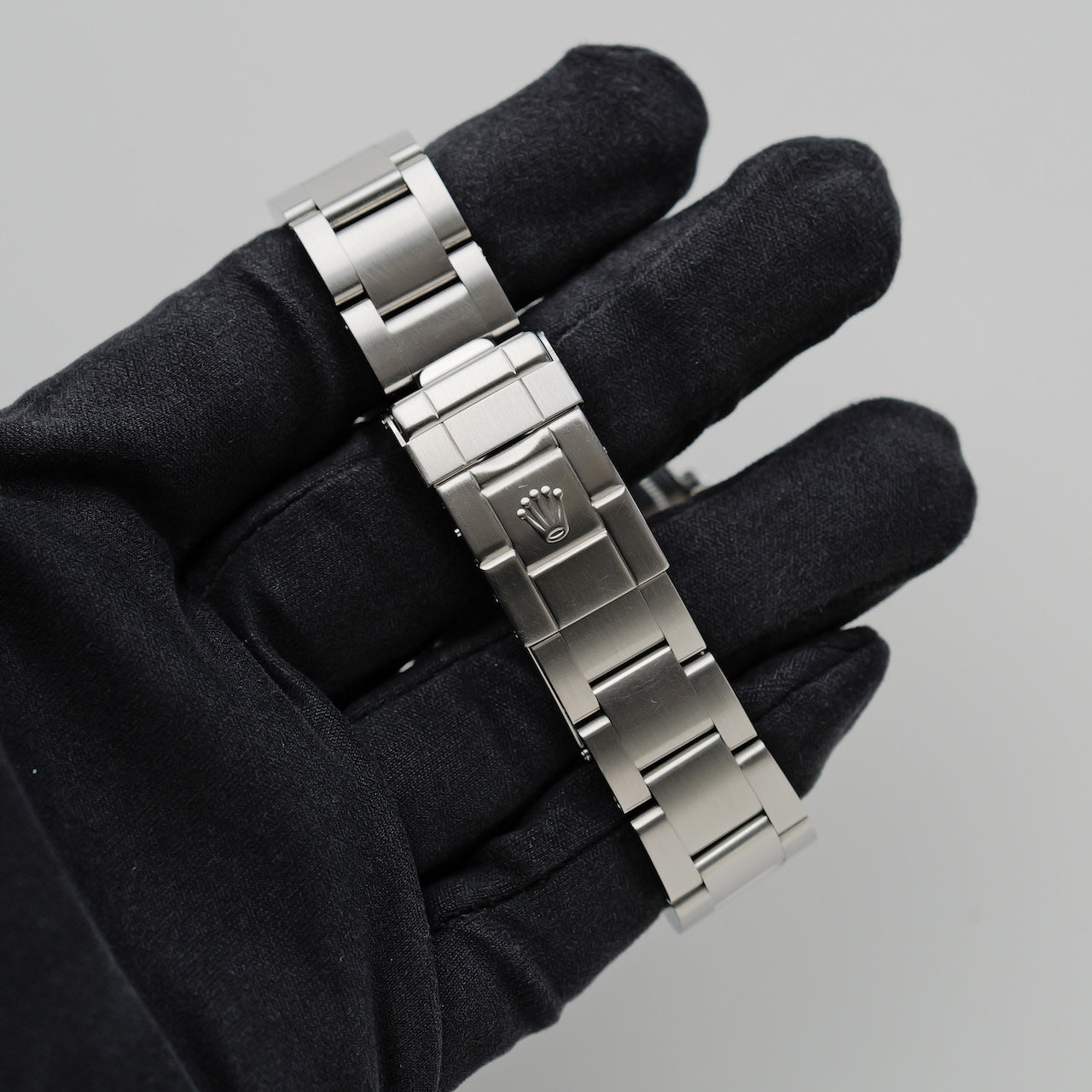 ロレックス/エクスプローラー1/114270/F番/保証書付きフルセットROLEX EXPLORER 1 Ref.114270 F Serial 2005 Full Set