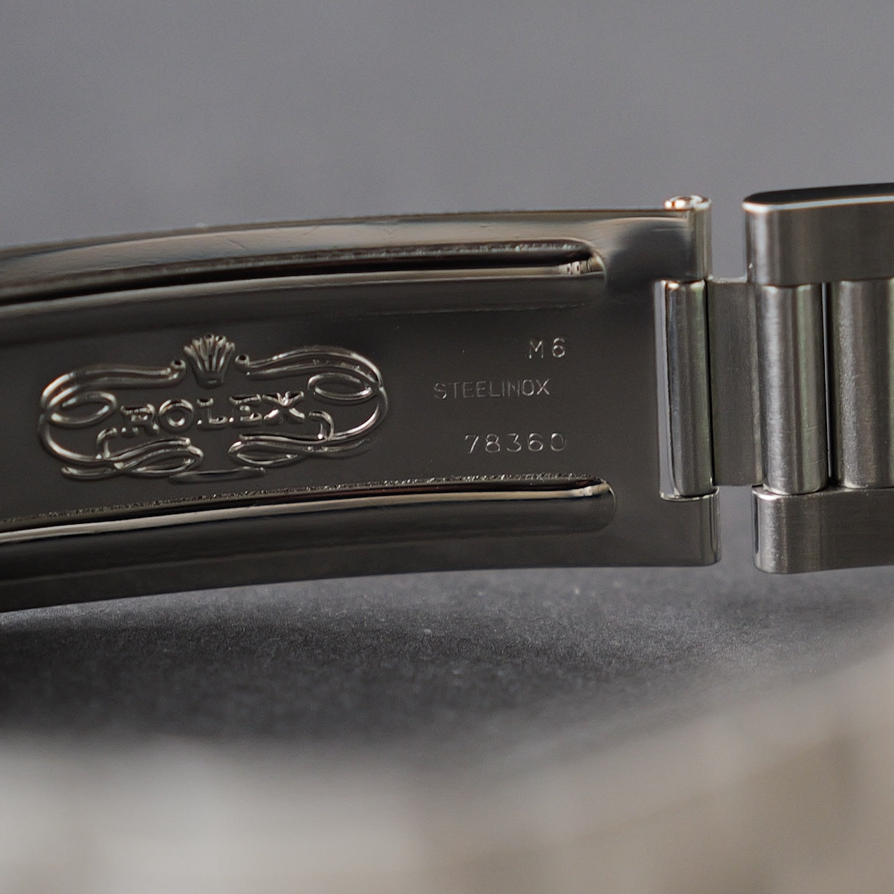 ロレックス/デイトナ16520/R番/段落ちマーク１/逆6/シングルバックル/裏蓋シール/ワンオーナー/ROLEX DAYTONA REF.16520 "Floating Dial" Invert 6 Single Buckle 1988 from first owner