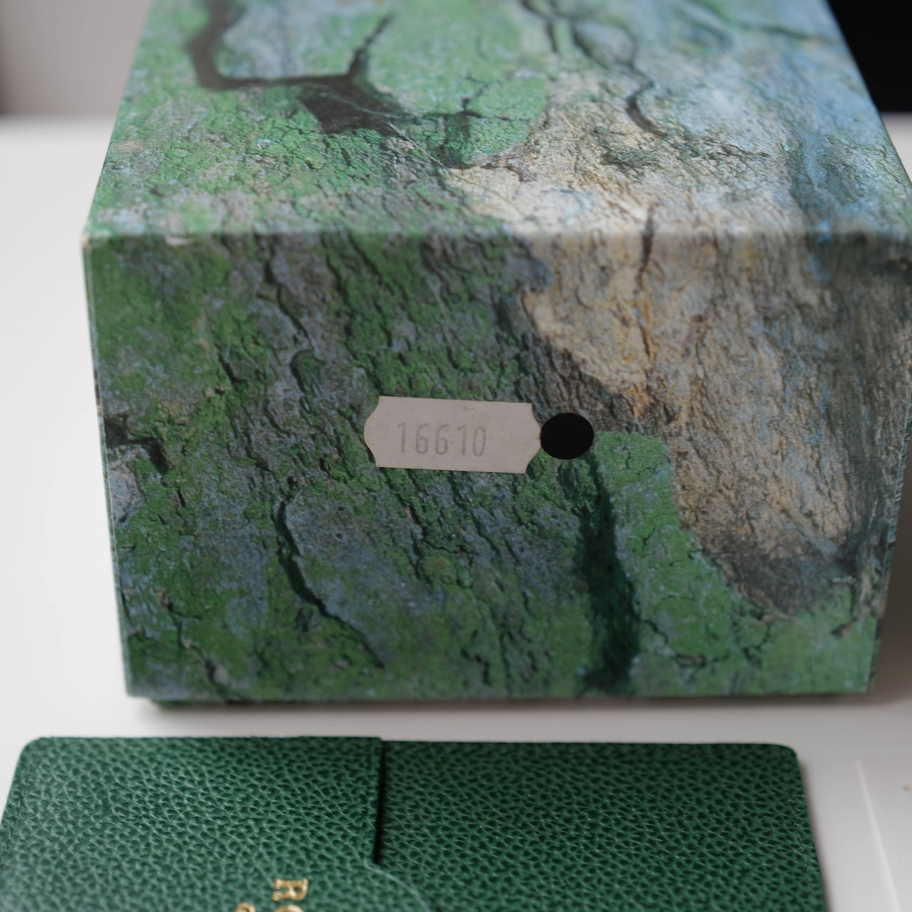 ロレックス/サブマリーナーデイト16610/F番/保証書・箱付き/ROLEX SUBMARINER DATE REF.16610 F Serial 2004 with Box and Paper