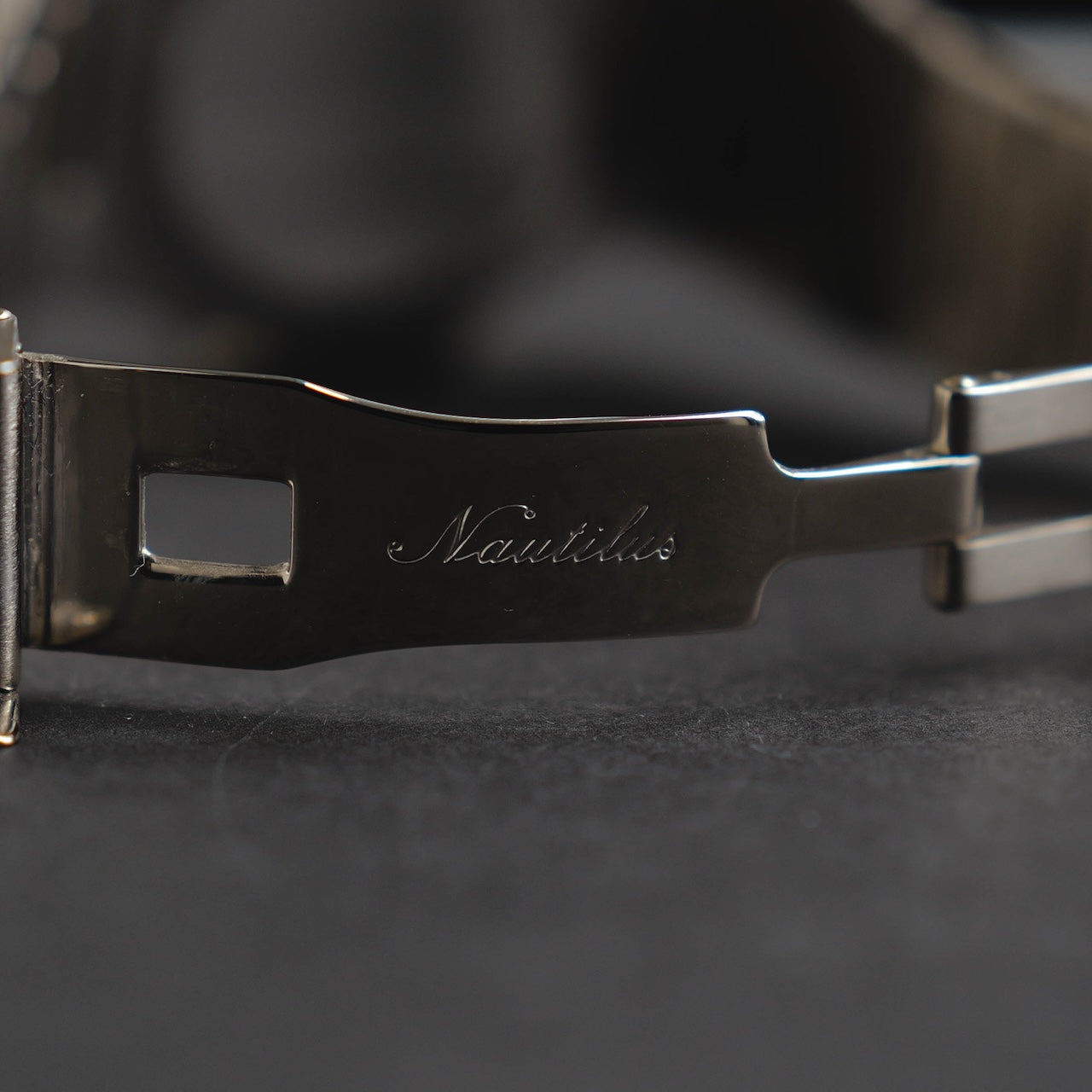 パテック・フィリップ/3800/1G-011/ブルーグレー/18Kホワイトゴールド/箱・アーカイブ付属/PATEK PHILIPPE NAUTILUS REF.3800/1G-011 "Blue Grey" 18K White Gold 1991 with Box and Archive