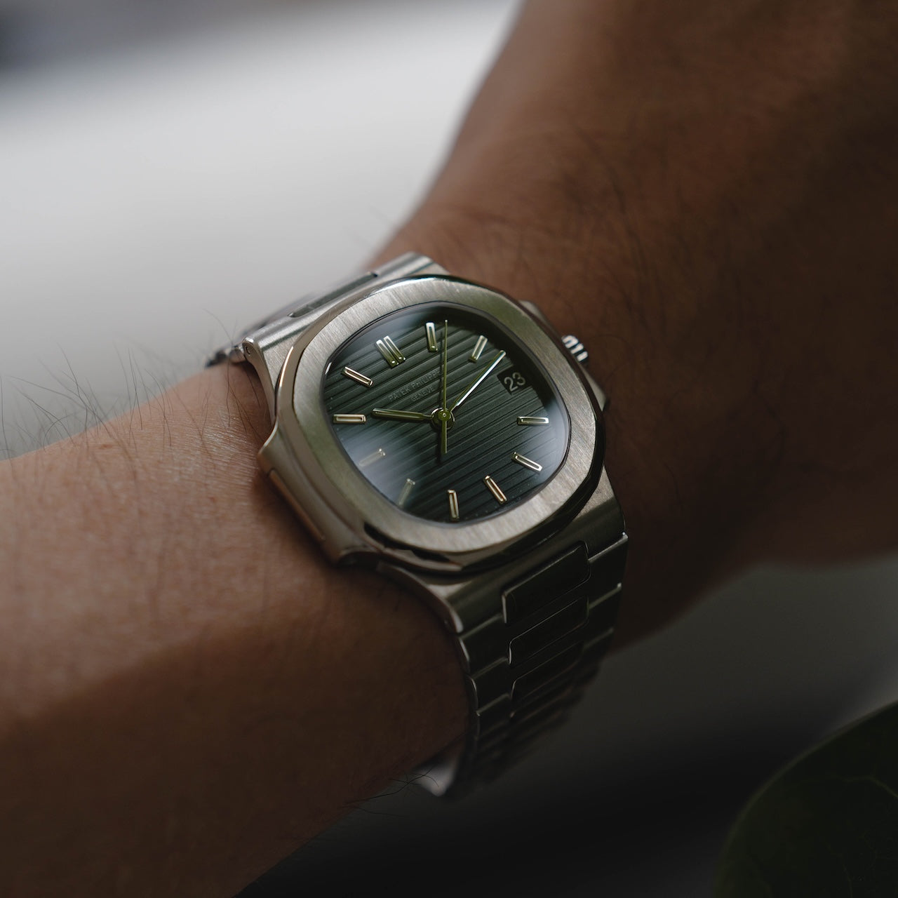 パテック・フィリップ/3800/1G-011/ブルーグレー/18Kホワイトゴールド/箱・アーカイブ付属/PATEK PHILIPPE NAUTILUS REF.3800/1G-011 "Blue Grey" 18K White Gold 1991 with Box and Archive