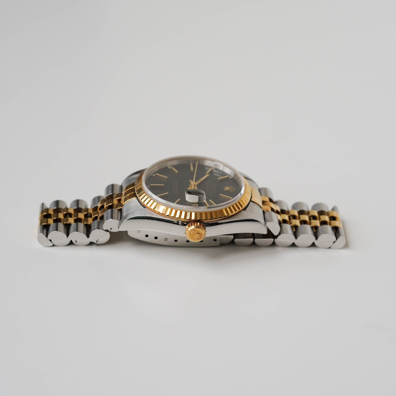 ロレックス/デイトジャスト16233/ブラックダイヤル/18Kイエローゴールド/ブヘラ保証書付き/ROLEX DATE-JUST REF.16233 18KYG "BLACK" with Paper Bucherer 1994y