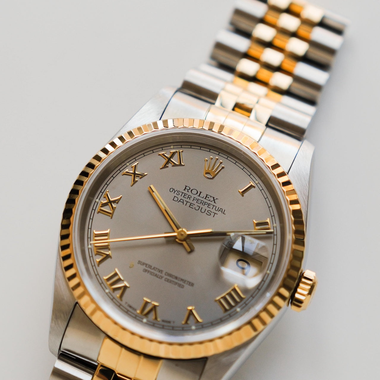 ロレックス/デイトジャスト/X番/グレー ローマンダイヤル/箱・保証書付フルセット/ROLEX DATE-JUST REF.16233 18KYG “GREY ROMAN” 1991y with Box and Paper