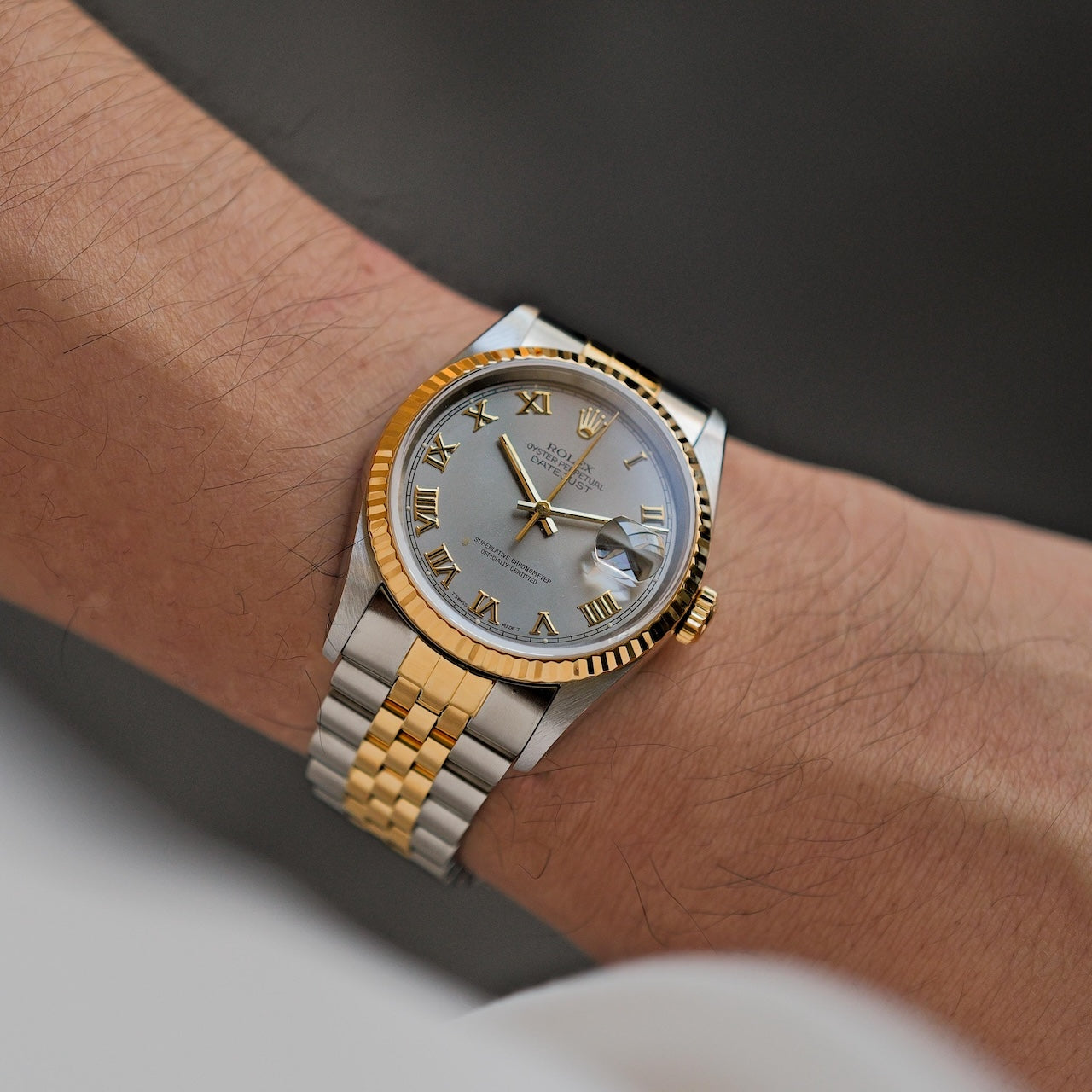 ロレックス/デイトジャスト/X番/グレー ローマンダイヤル/箱・保証書付フルセット/ROLEX DATE-JUST REF.16233 18KYG “GREY ROMAN” 1991y with Box and Paper