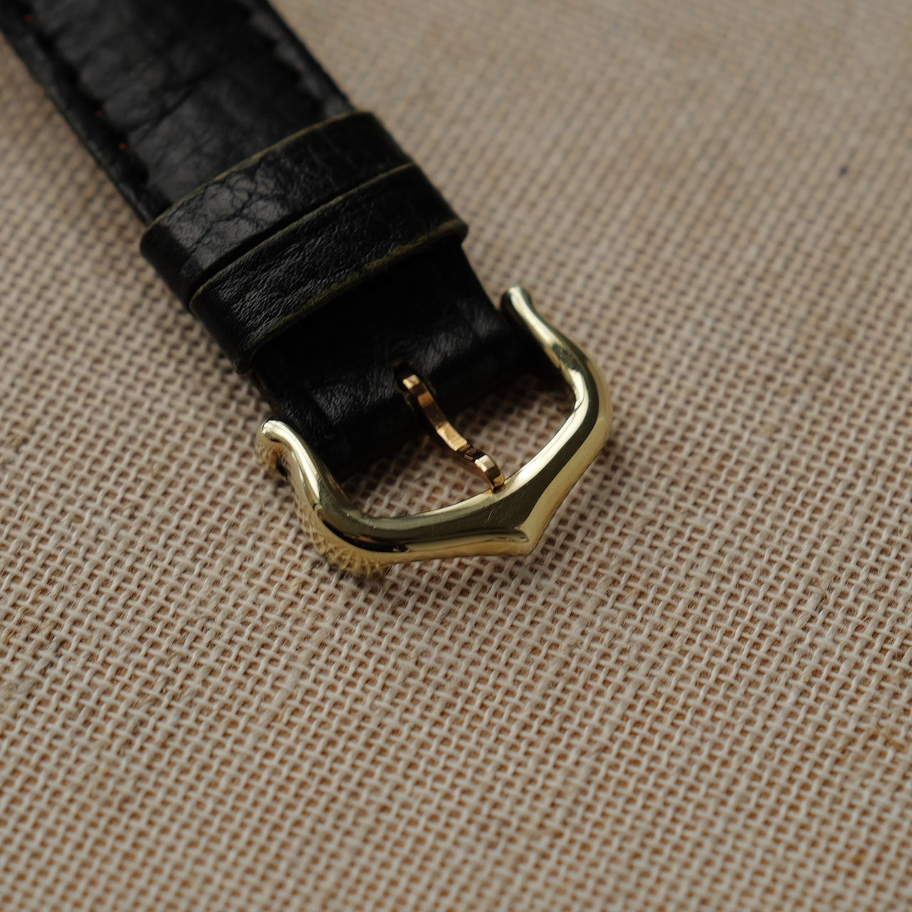 カルティエ/リヴィエラLM/10713/パリ表記/ホワイトローマン/18Kイエローゴールド/CARTIER RIVIERA LM REF.10713 "PARIS" White Roman Dial 18KYG 1970s