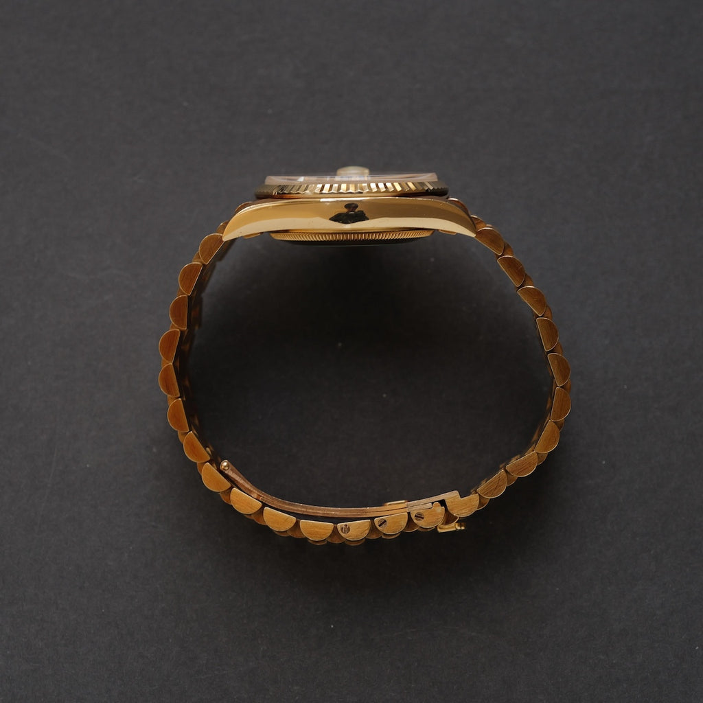 ロレックス/デイデイト18238A/W番/10Pダイヤモンド/シャンパンダイヤル/箱・国際保証書つき/ROLEX DAY-DATE Ref.18238A "10P Diamonds" 18KYG W-Serial with Box and Paper 1995y