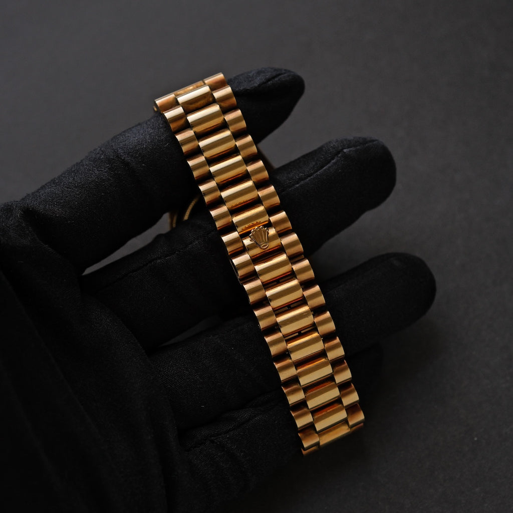 ロレックス/デイデイト18238A/W番/10Pダイヤモンド/シャンパンダイヤル/箱・国際保証書つき/ROLEX DAY-DATE Ref.18238A "10P Diamonds" 18KYG W-Serial with Box and Paper 1995y