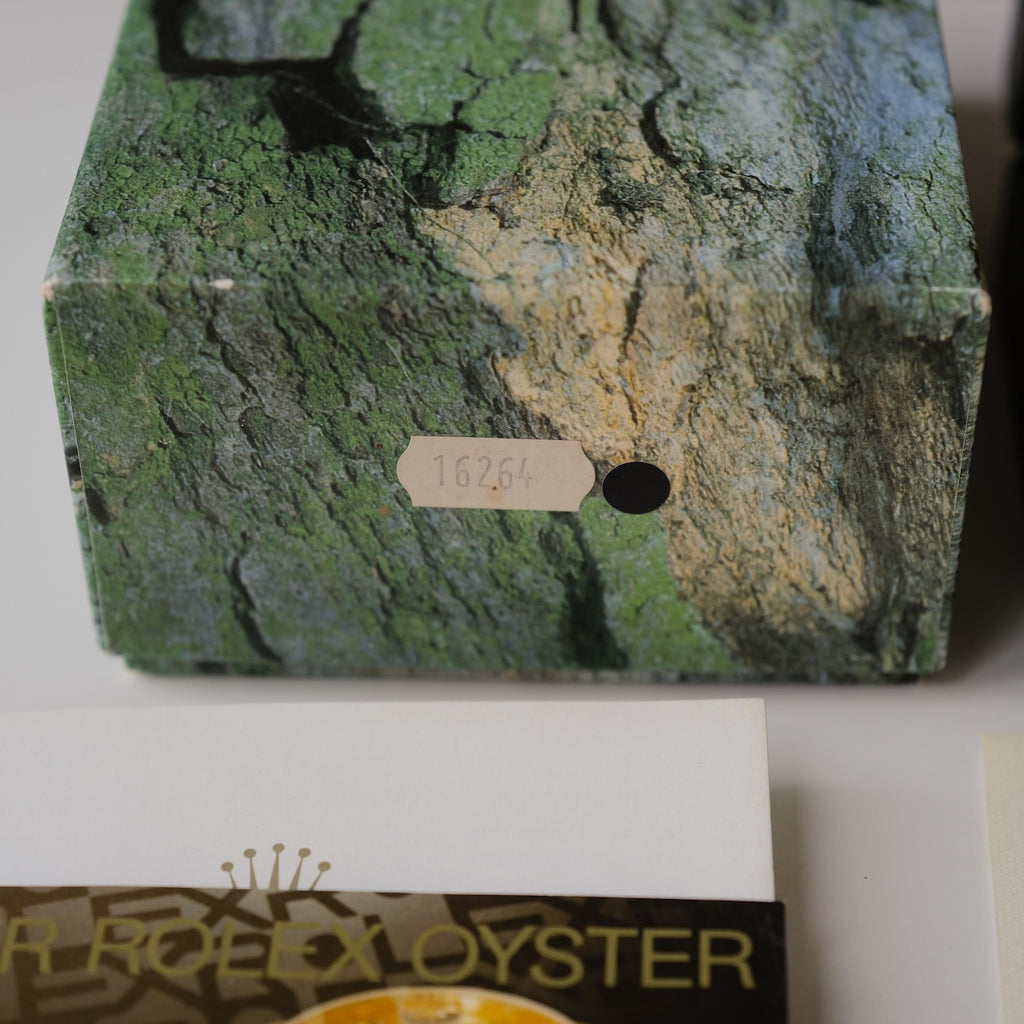 ロレックス/デイトジャスト16264/サンダーバード/黒文字盤/18Kホワイトゴールドベゼル/国内正規保証書付きフルセット/ROLEX DATE-JSUT REF.16264 "Thunderbird" Black dial White gold bezel A-serial Full Set 1998-99Y