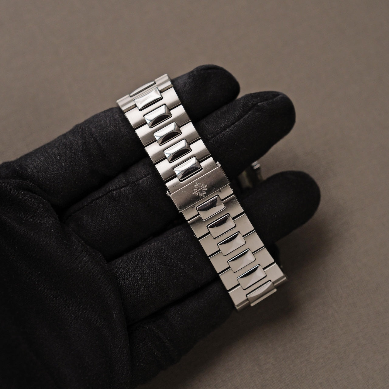 パテック・フィリップ/ノーチラス5711/1A-010/ジャンボ/ステンレス/ブルーグレー文字盤/フルセット/PATEK PHILIPPE Nautilus "Jumbo" Ref.5711/1A-010 Blue-Grey Dial Full Set