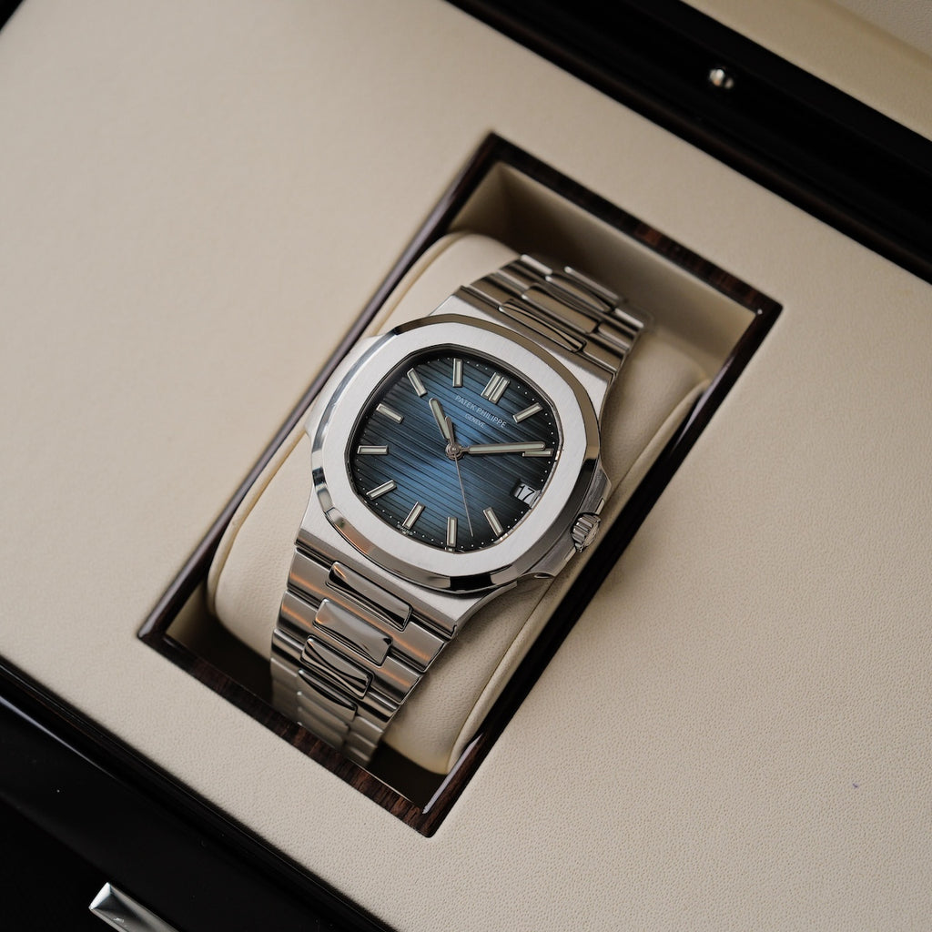 パテック・フィリップ/ノーチラス5711/1A-010/ジャンボ/ステンレス/ブルーグレー文字盤/フルセット/PATEK PHILIPPE Nautilus "Jumbo" Ref.5711/1A-010 Blue-Grey Dial Full Set