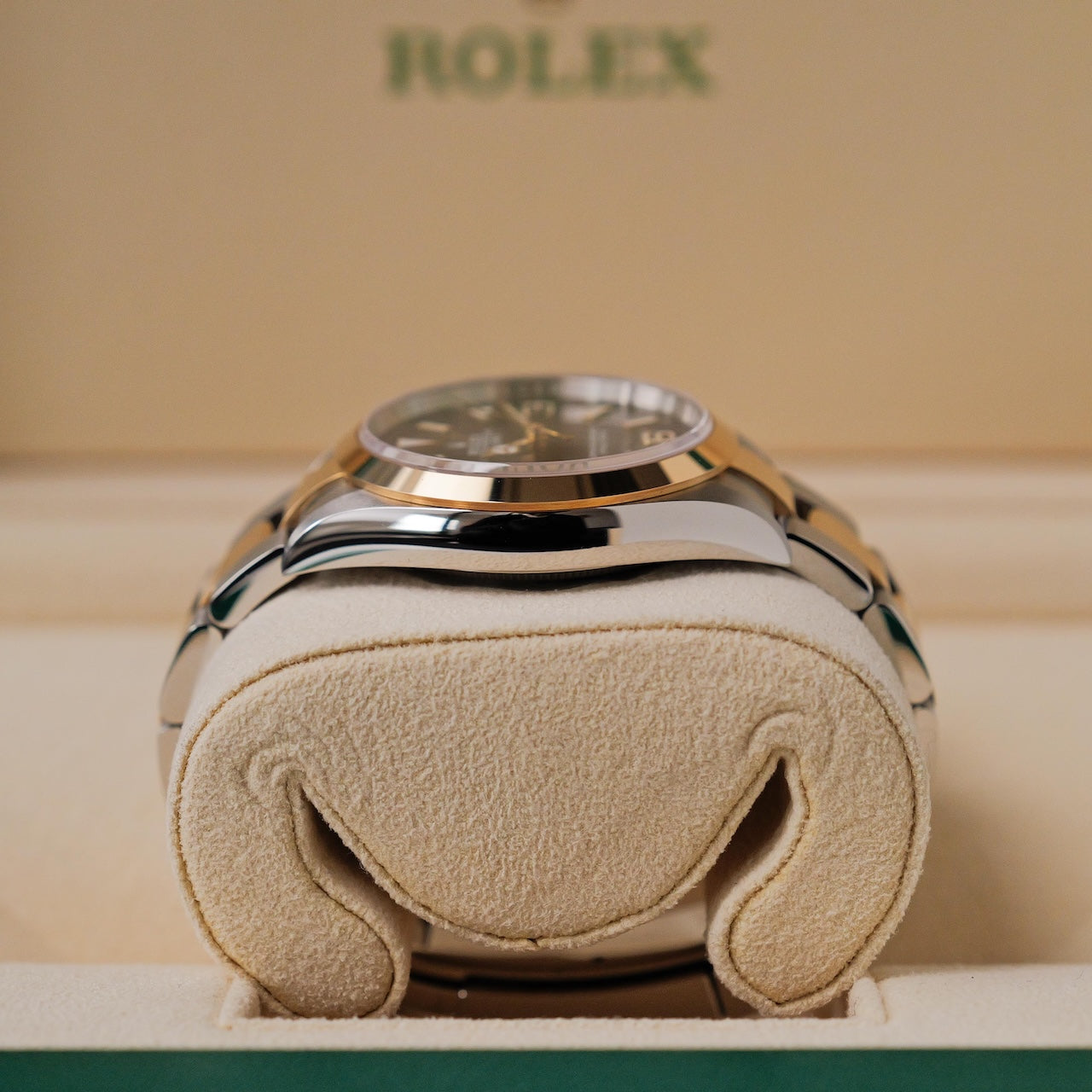 ロレックス/エクスプローラー124273/イエローロレゾール/新品フルセット/保護シールあり/ROLEX EXPLORER 1 REF.124273 18KYG FULL SET 2023Y NOS