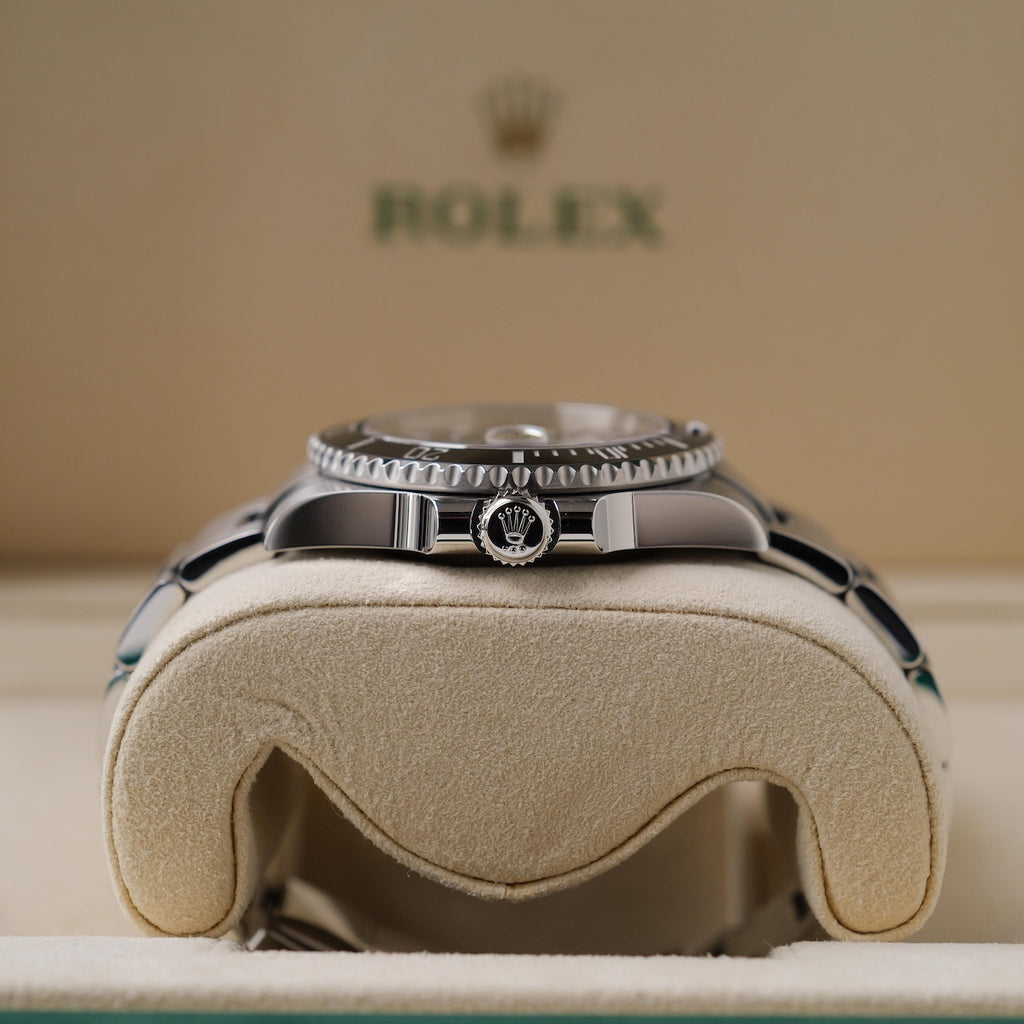 ロレックス/サブマリーナーデイト116610/ランダム品番/最終年ギャラ/保証書付きフルセット/2020年/ROLEX SUBMARINER DATE REF.116610LN Full Set 2020Y