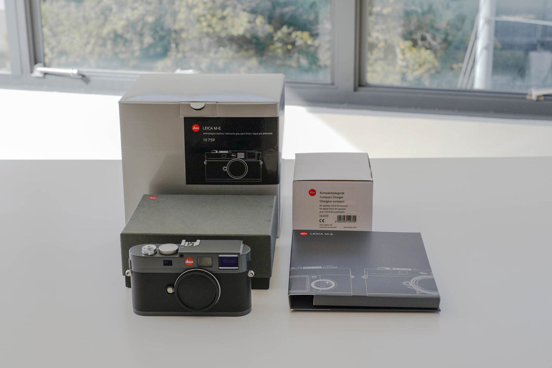 LEICA M-E Anthracite Gray