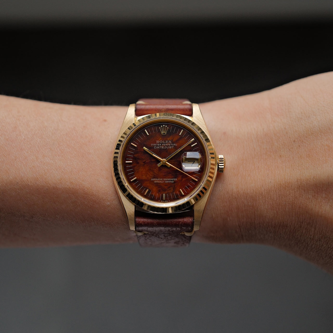 ロレックス/デイトジャスト16018/ウォールナット/ウッドダイヤル/18Kイエローゴールド/ROLEX DATE JUST REF.16018 "WALLNUT" Wood Dial 18KYG 1982Y