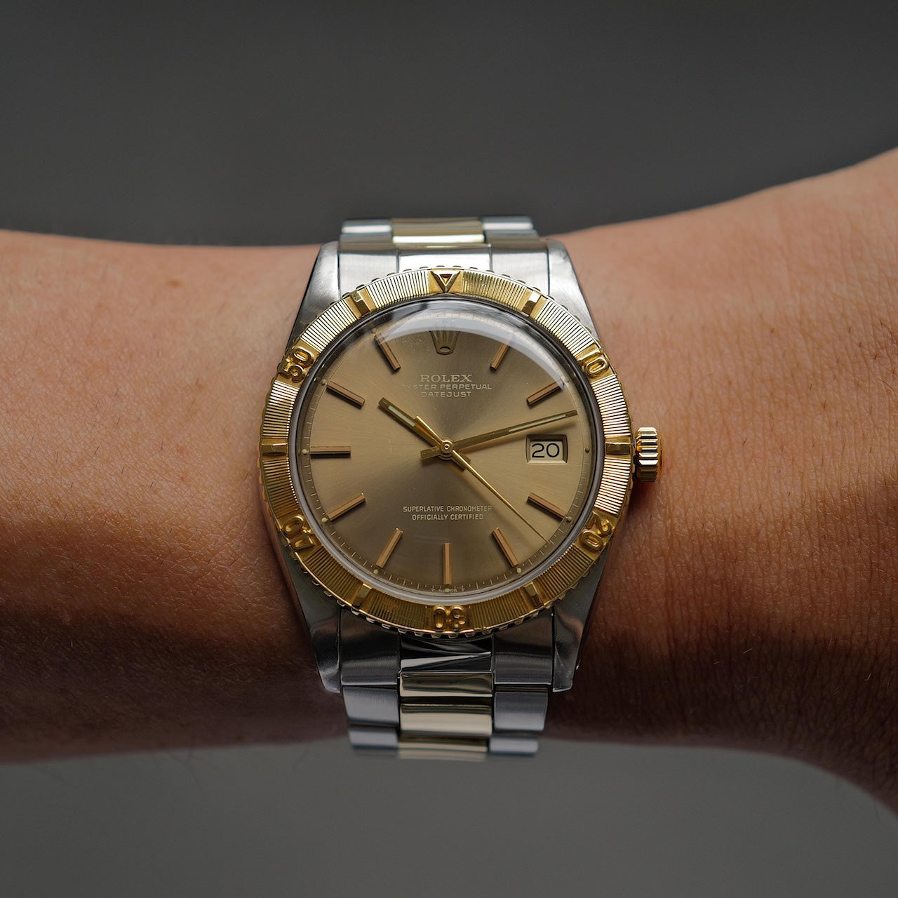 ロレックス/デイトジャスト/サンダーバード1625/シャンパン・グレー・ゴースト/ROLEX DATE-JUST THUNDERBIRD REF.1625 "Champagne Grey Ghost Dial" Yellow Gold 1971Y