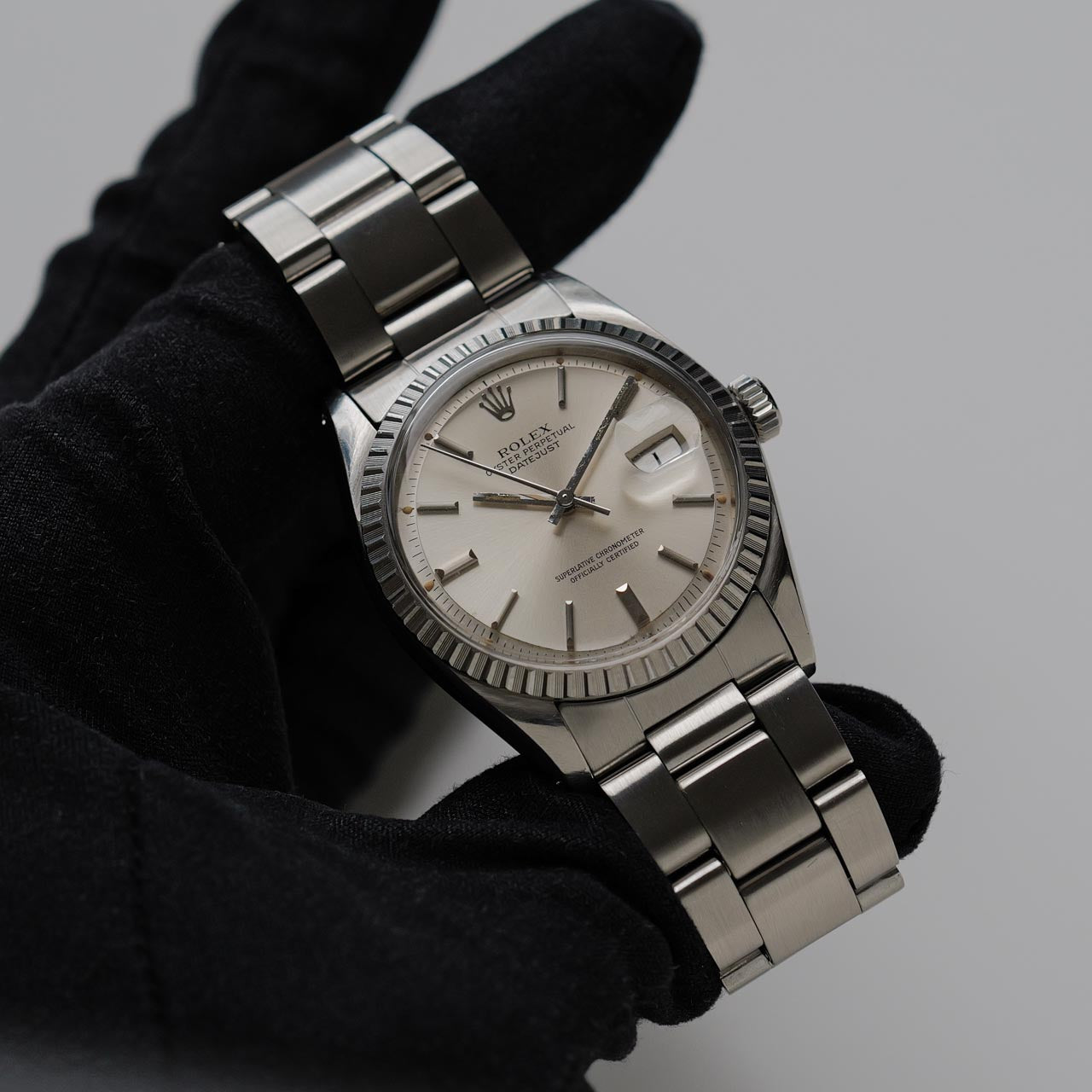 ロレックスデイトジャスト1603/シルバー/ステップドダイヤル/エンジンターンベゼル/ROLEX DATEJUST REF.1603 Silver Dial Engine Turned Bezel 1977y