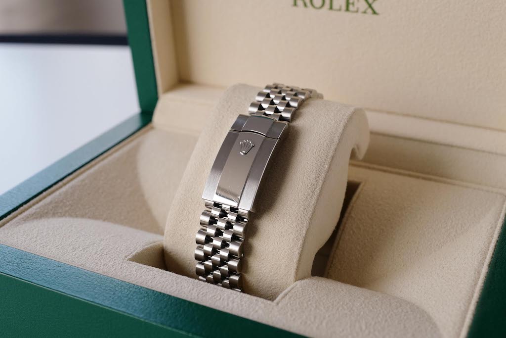 ROLEX DATE-JUST "Mint Green" Ref.126300 Jubilee Bracelet