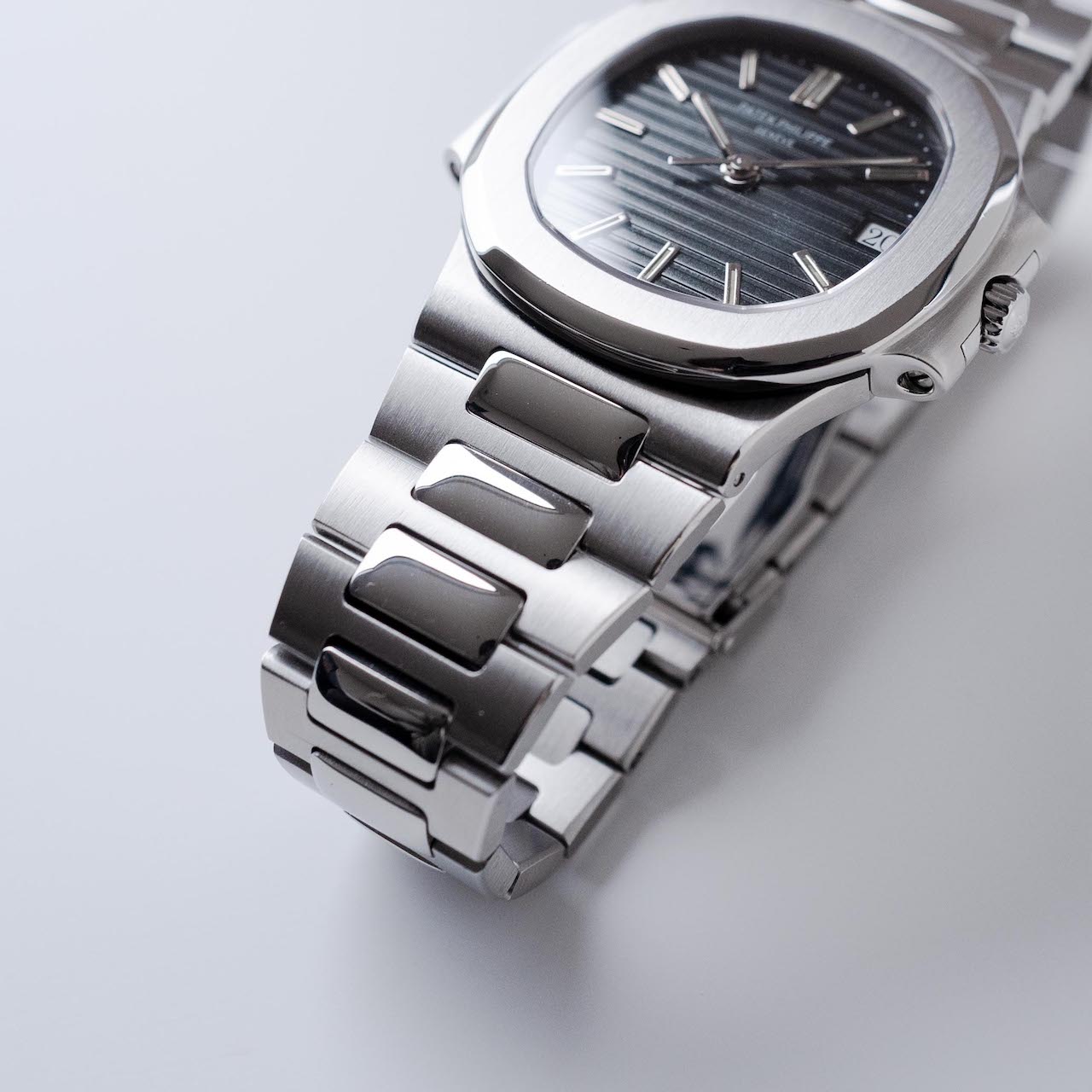 PATEK PHILIPPE Nautilus Ref.3800/1A-010 1990y with Archive
