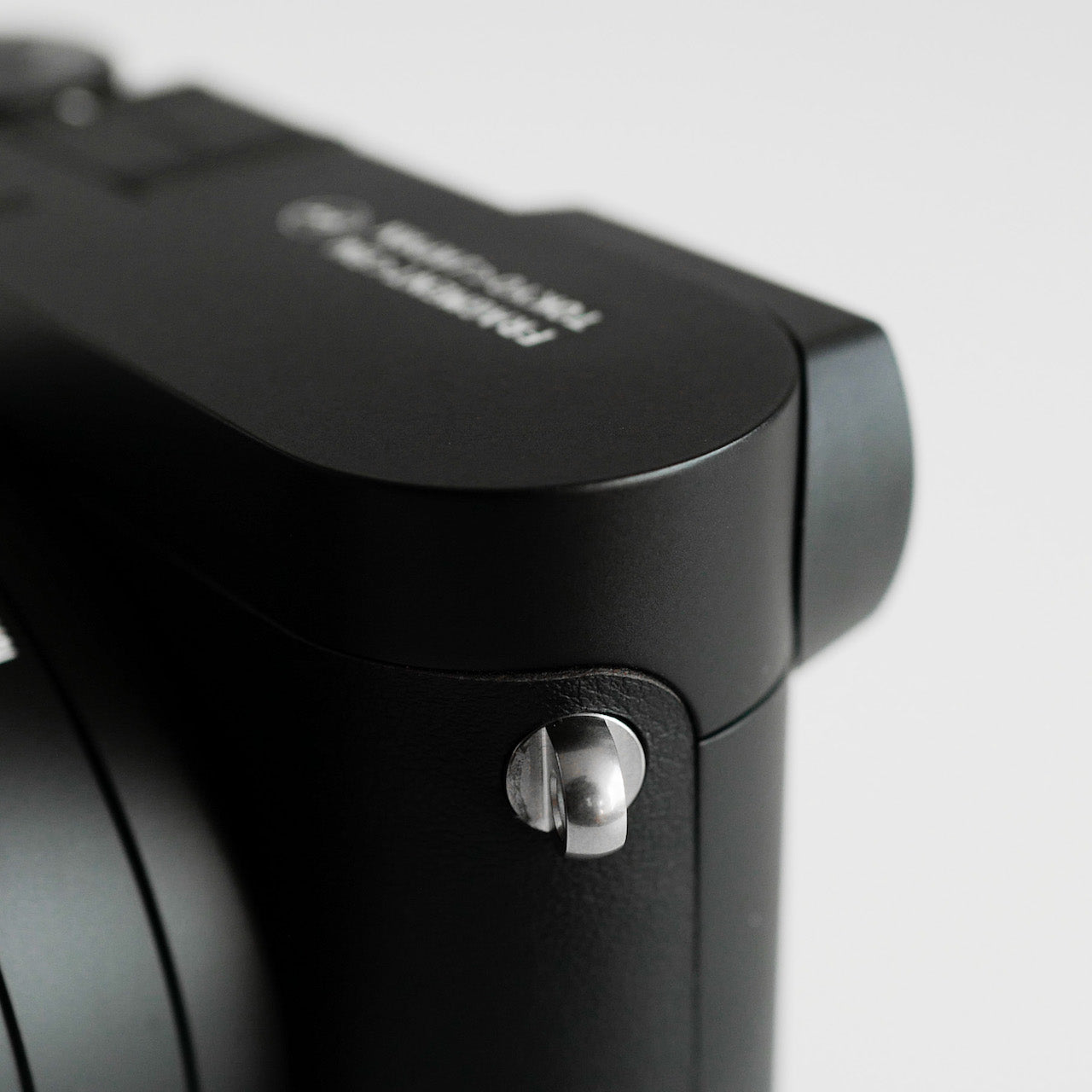 【限定】LEICA Q2 "FRAGMENT EDITION" MONOCHROME 未使用 Full Set