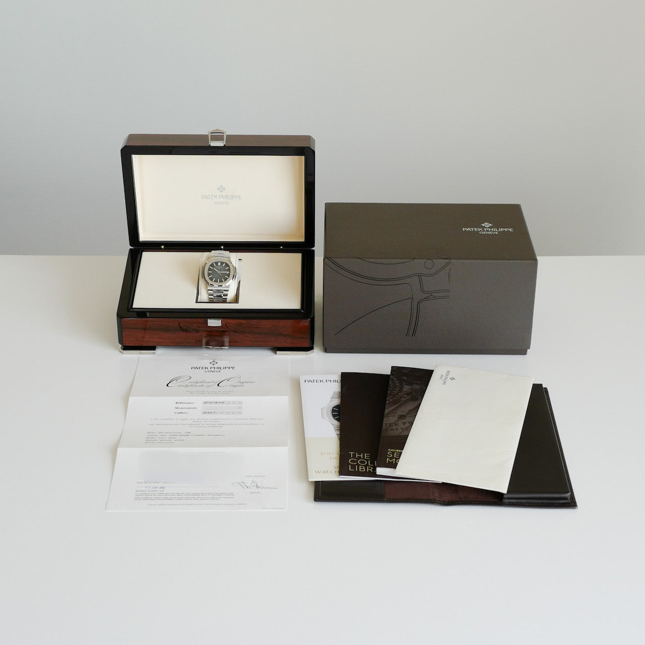 PATEK PHILIPPE Nautilus "Jumbo" Ref.5711/1A-010 Blue-Grey Dial Full Set