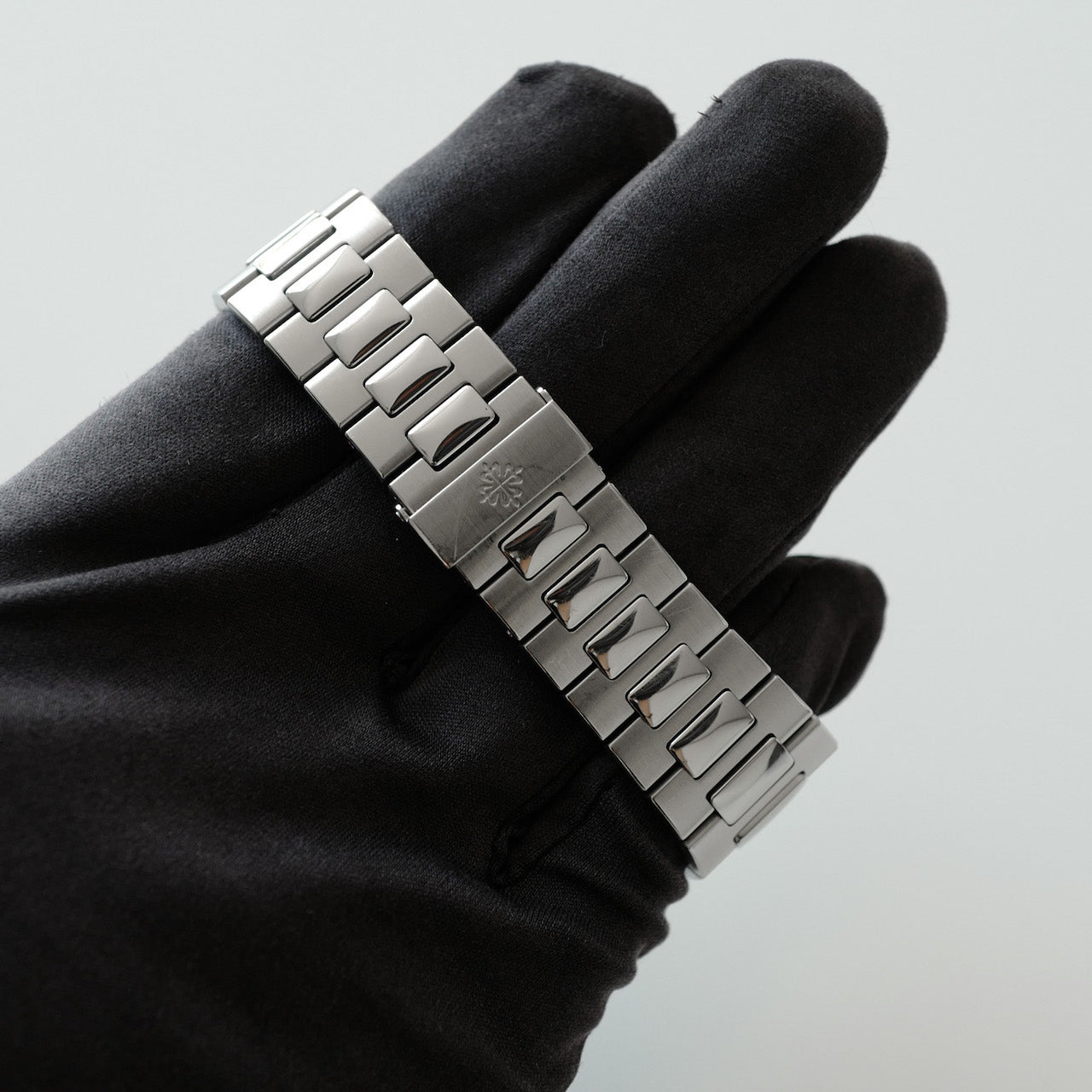 PATEK PHILIPPE Nautilus "Jumbo" Ref.5711/1A-010 Blue-Grey Dial Full Set