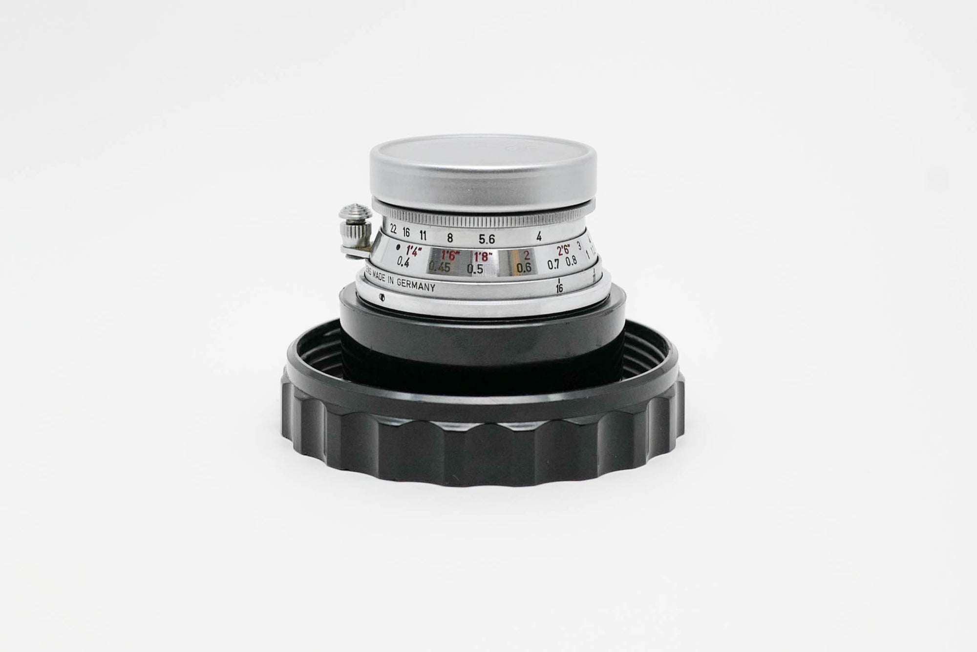 LEICA