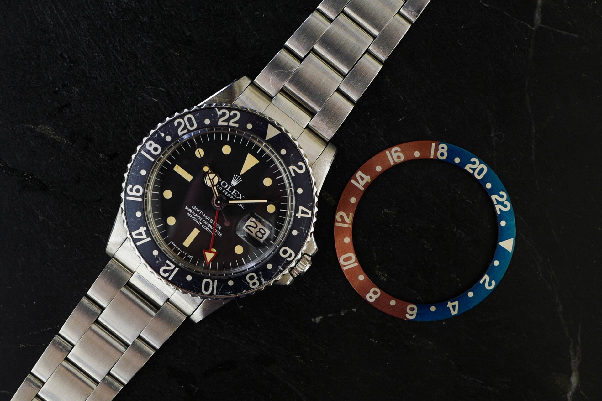 ROLEX GMT-MASTER Ref.1675 "All Red 24 hour hand" and "Radial dial"